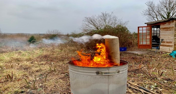 Metal garden incinerator