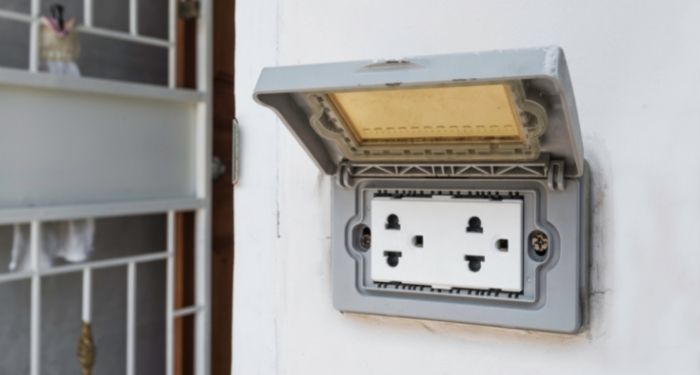 Outdoor socket