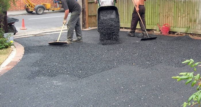 Tarmac driveway installation