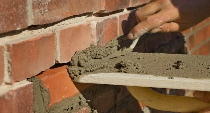 Filling gaps in brickwork