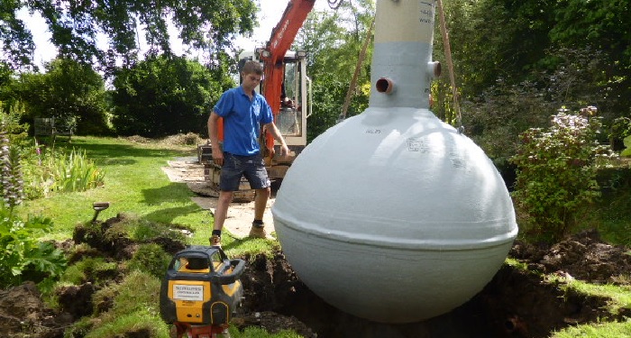 Onion shape septic tank