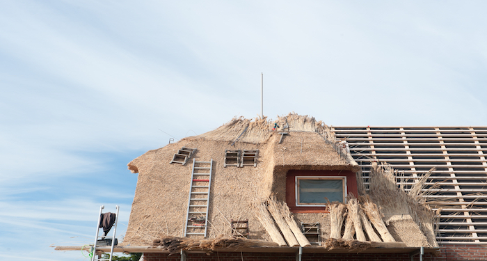 installing thatched roof