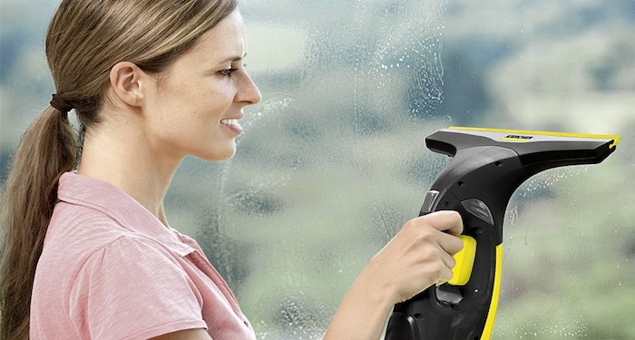 Wet window vacuum