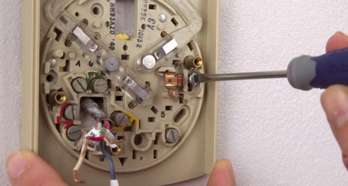 Thermostat repair