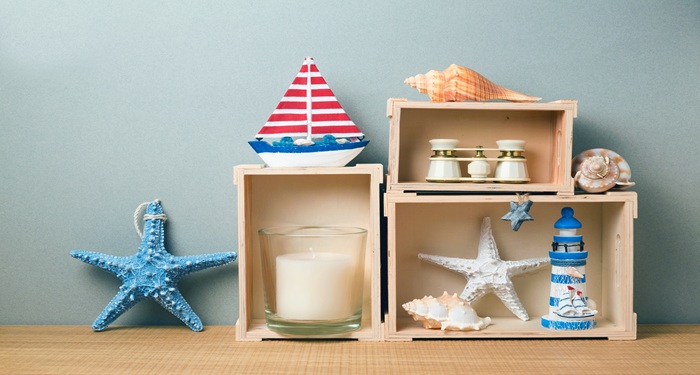 Candle with nautical theme