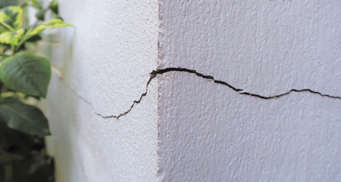 Crack in wall