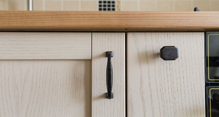 beige wooden kitchen doors