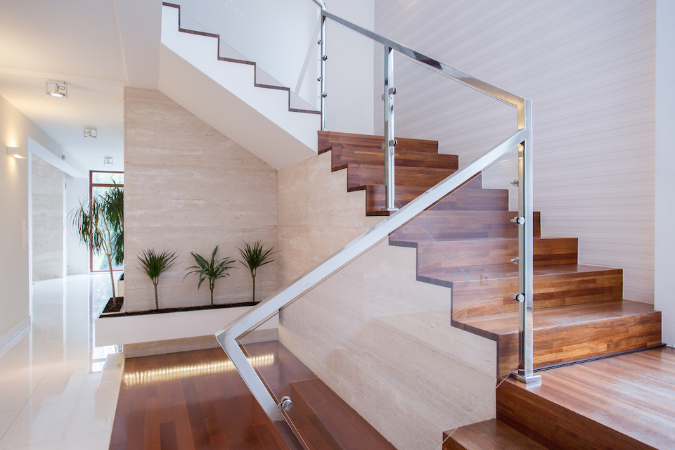 u-shaped glass staircase